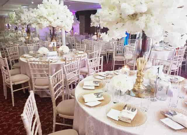 Lakeview Suite at Regents Lake: elegant event space for weddings and corporate gatherings.