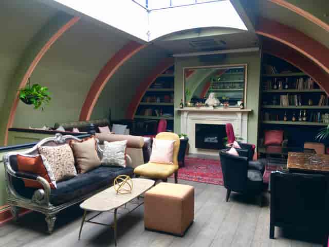 Le Salon Rose L'Escargot private event lounge, arched ceilings