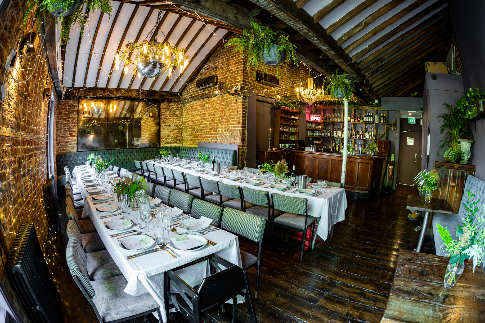 Elegant private dining room in Upper House, perfect for corporate events and gatherings.