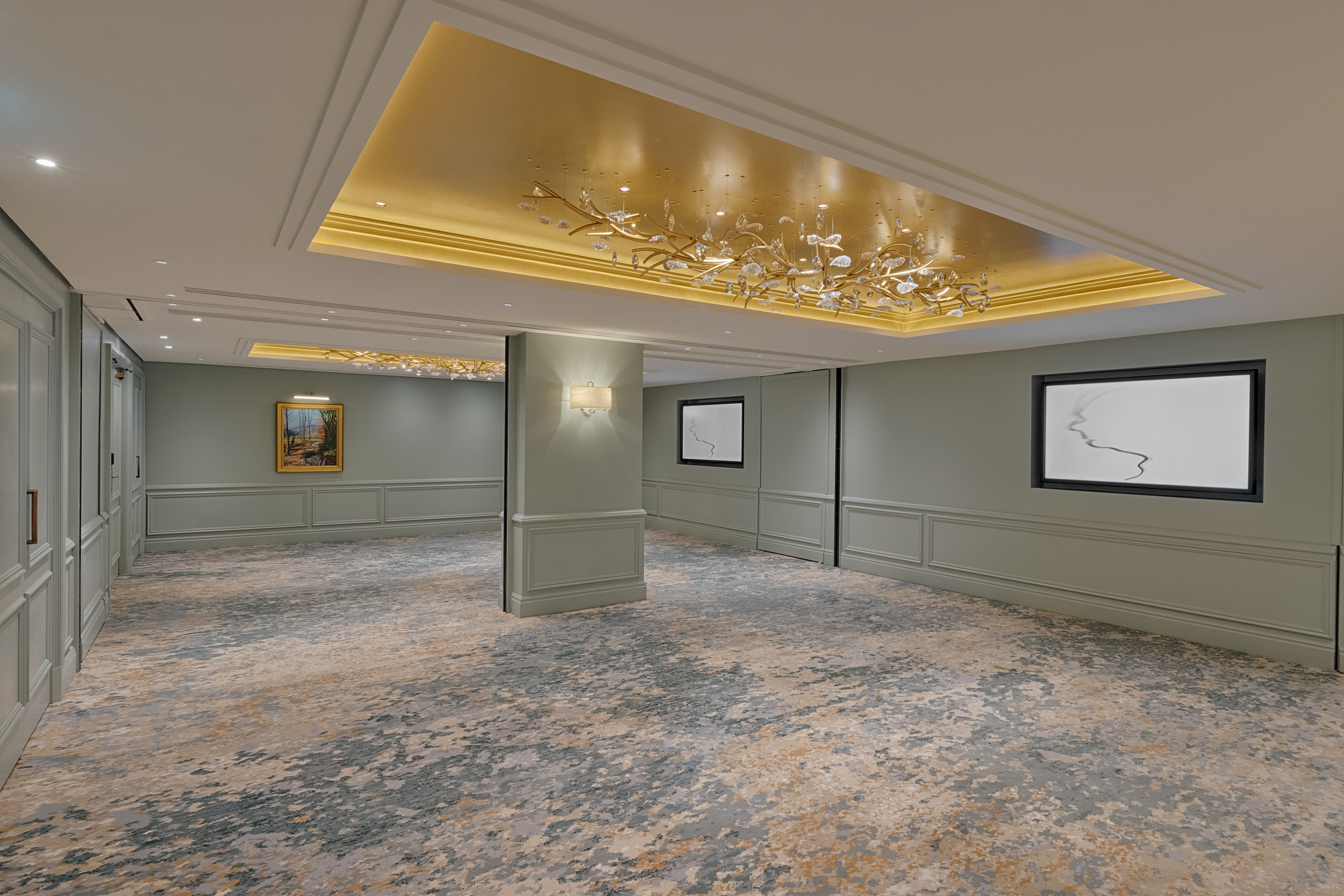 Hyatt Regency London event space with elegant decor, ideal for meetings and gatherings. - Banner