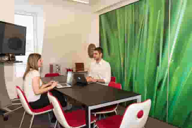 Meeting Room e1