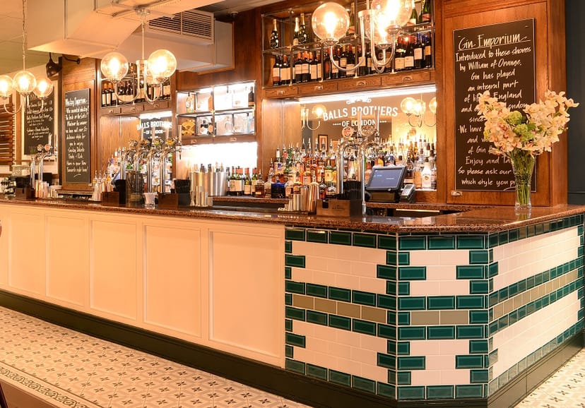 Stylish bar at Balls Brothers Minster Court for networking events and cocktail receptions.
