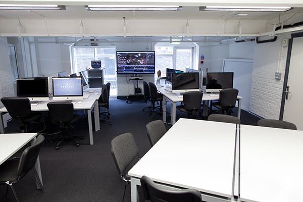 01zero-one - Mac Room/Desk Hire image 1