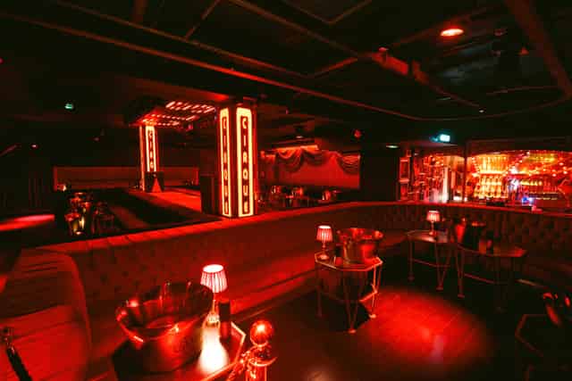 cirque le soir