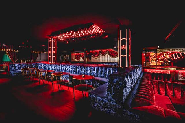 cirque le soir