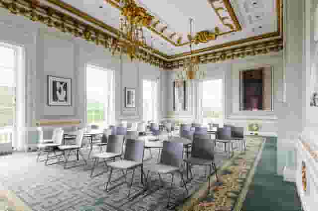 {10-11} Carlton House Terrace