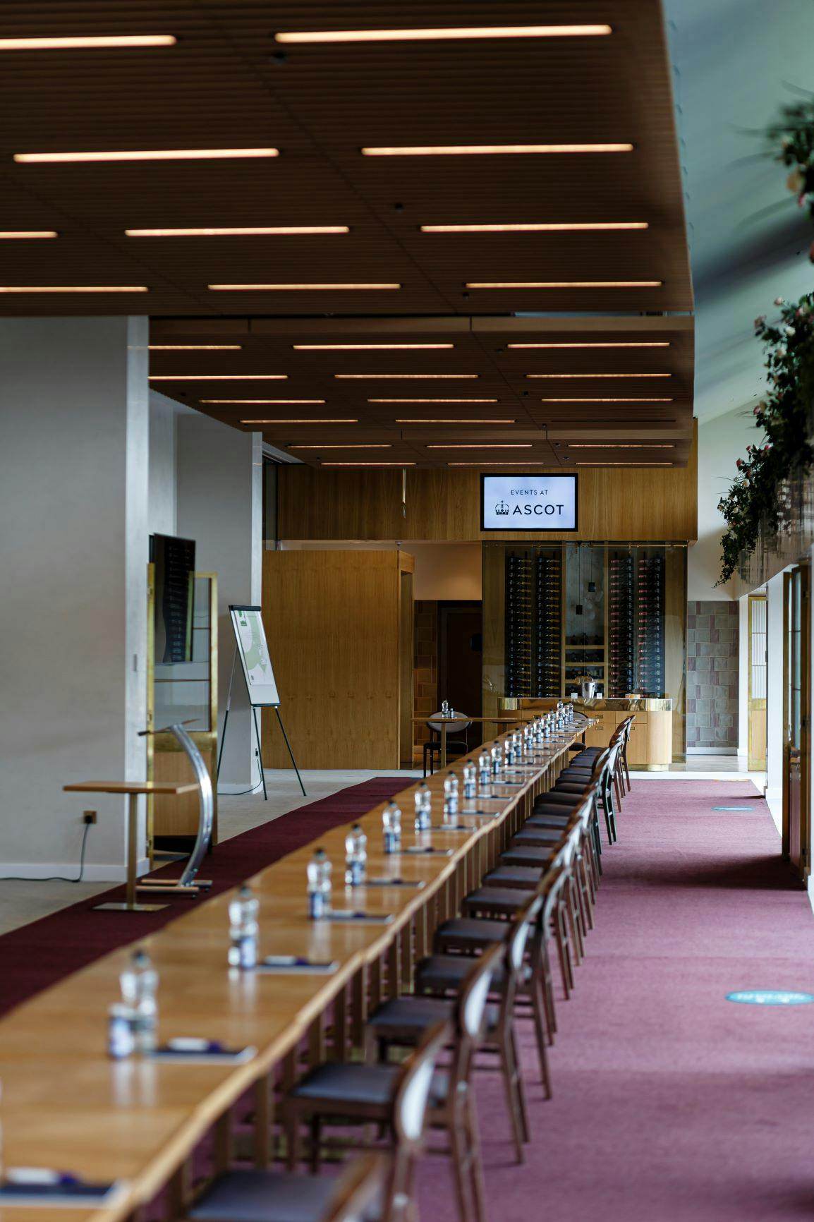 Modern meeting space in Ascot Racecourse with elegant decor for corporate events.