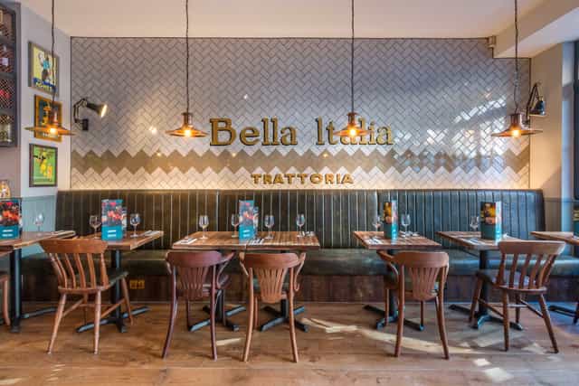 Stylish restaurant setting in The Venice Room, ideal for intimate gatherings and corporate meetings.
