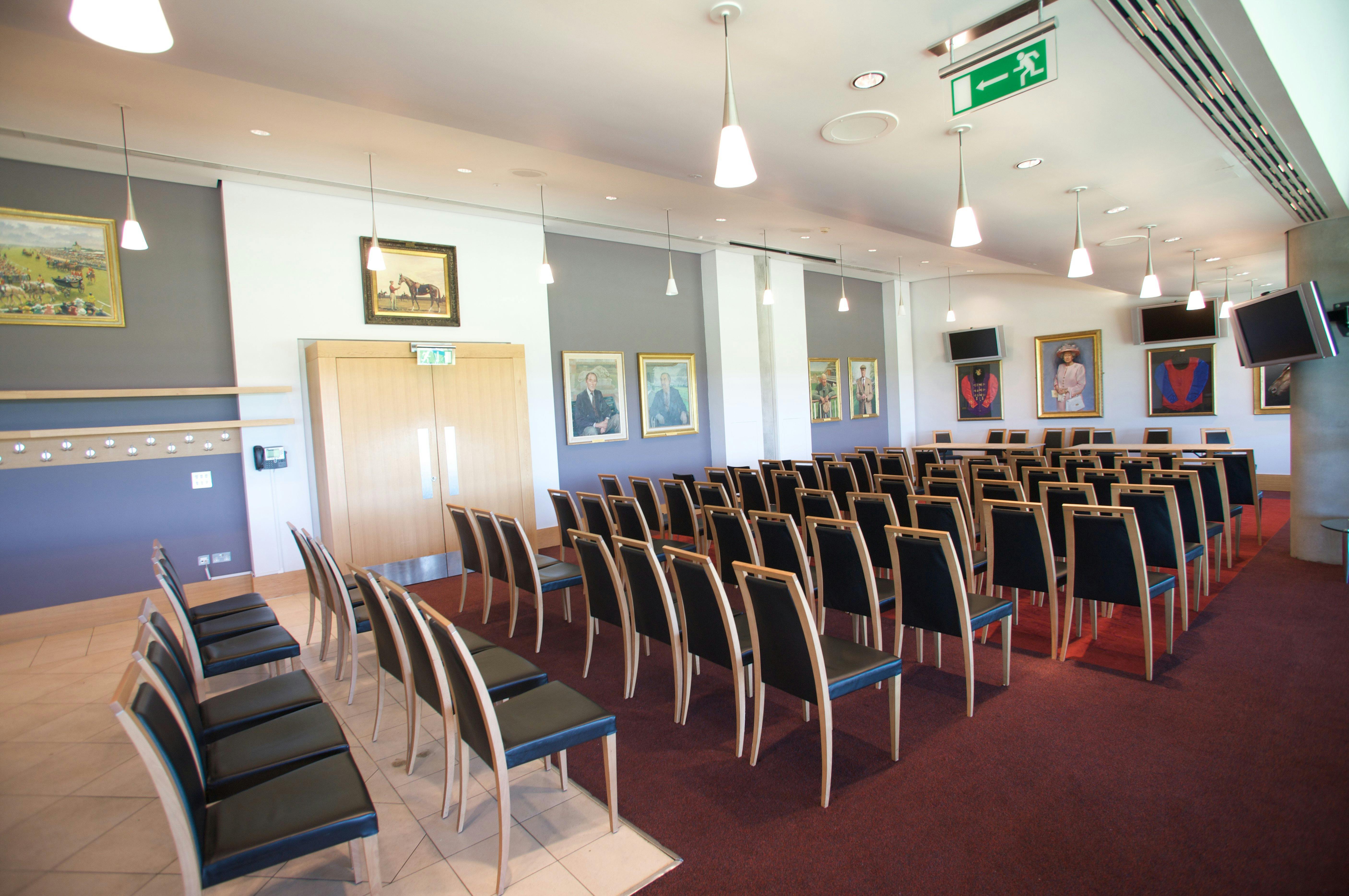 Ascot Authority Suite: modern meeting space for presentations and workshops at Ascot Racecourse.