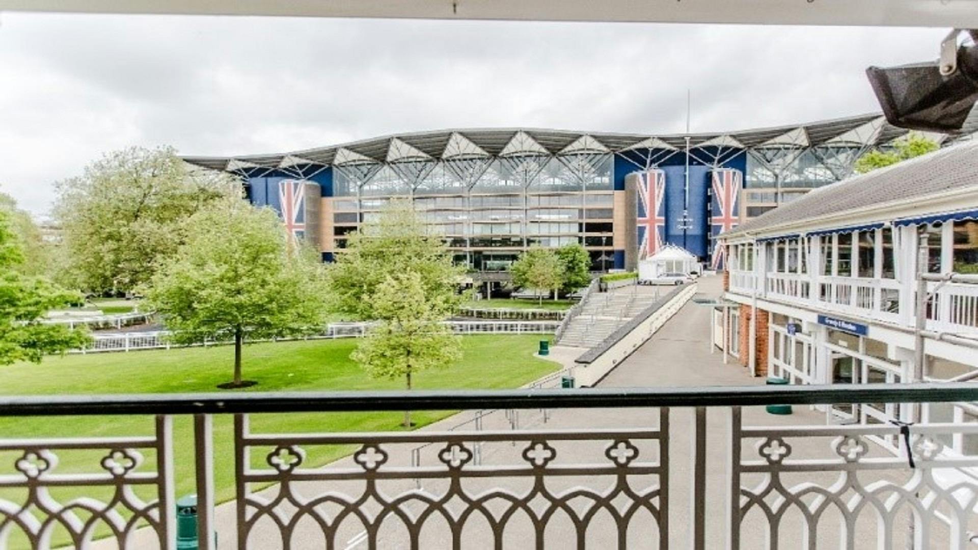 Old Paddock Suite at Ascot Racecourse, spacious venue for corporate events and celebrations.