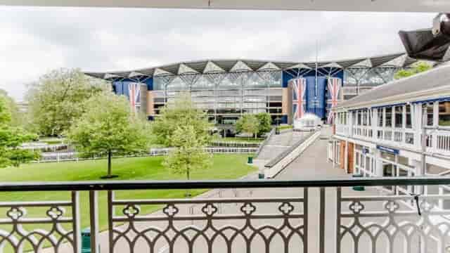 Old Paddock Suite at Ascot Racecourse, spacious venue for corporate events and celebrations.