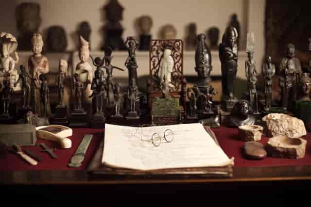 Freud Museum London display of vintage artifacts for intimate events and networking.