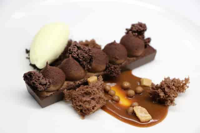 Elegant dessert in Panoramic Suite, Ascot Racecourse for corporate events and weddings.