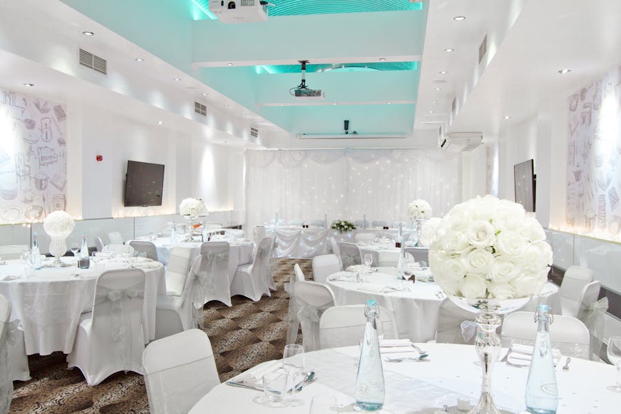 Porter Hall at Wesley Euston Hotel, elegant event space for corporate meetings and gatherings.