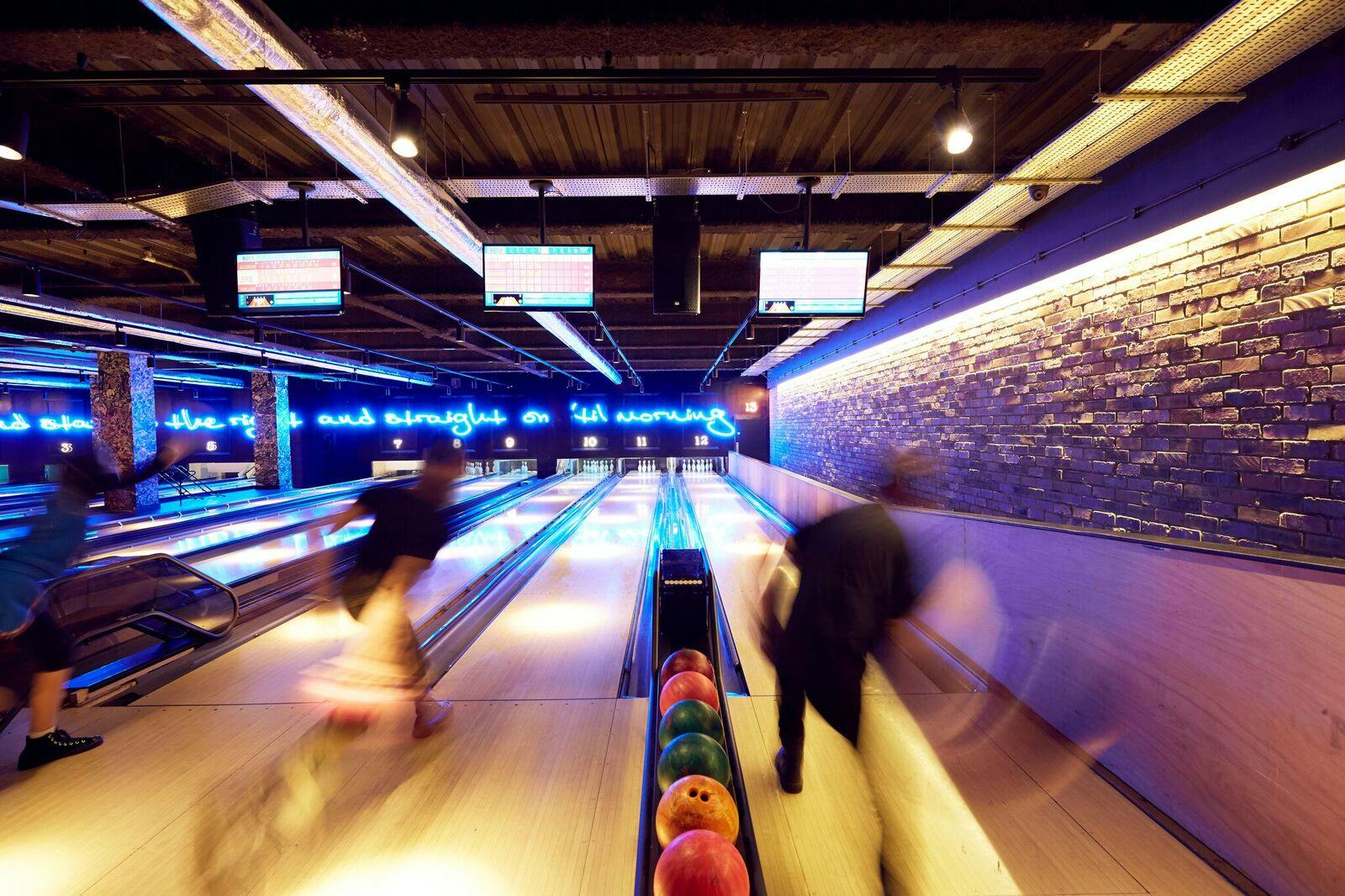 Vibrant bowling alley in Queens for team-building events and casual gatherings.