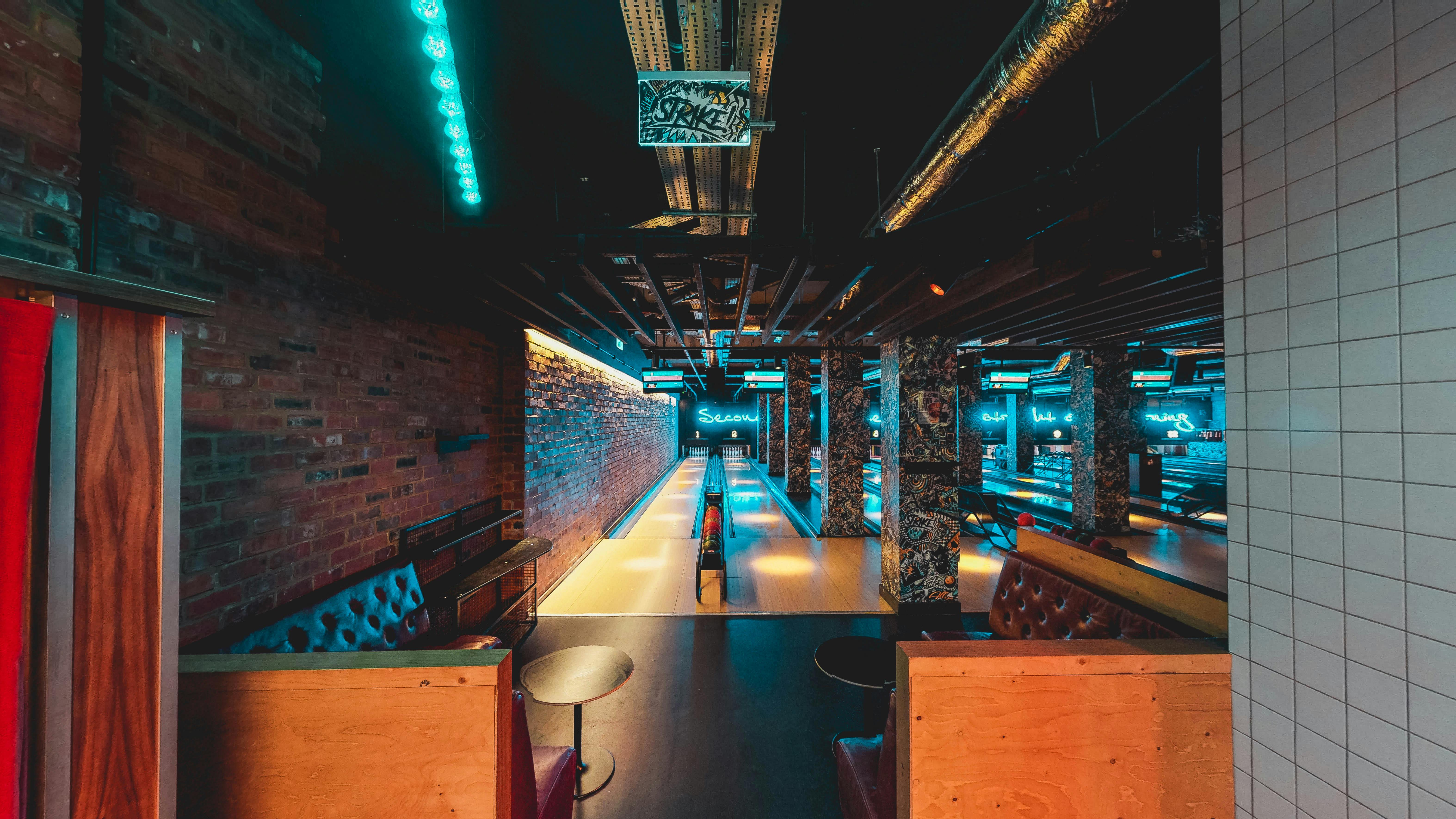 QUEENS Skate Dine Bowl - EAST & WEST Wing - Lane Hire image 1