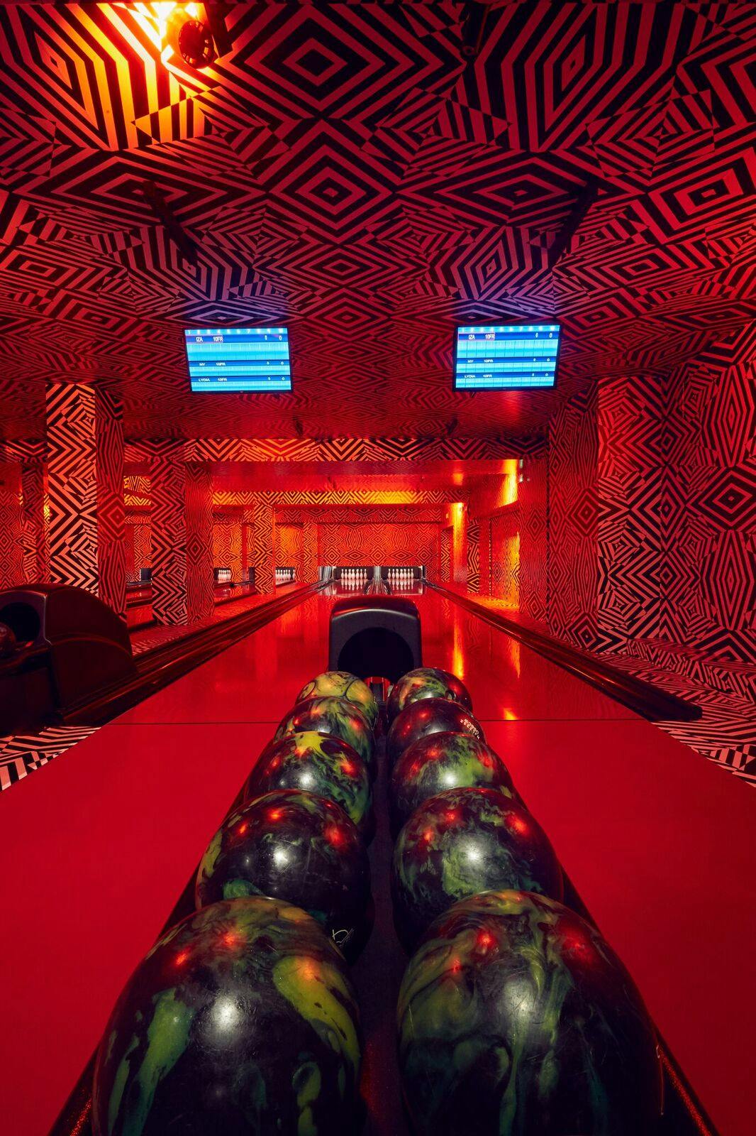 Vibrant bowling alley in Queens for corporate events and team-building activities.