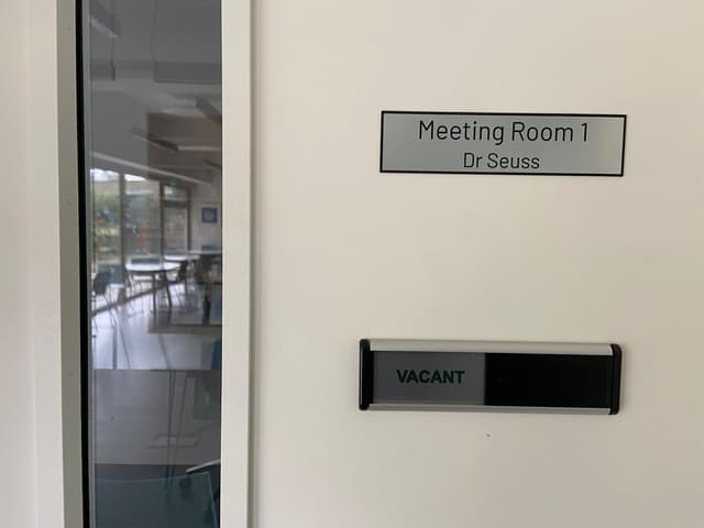 Medium Meeting Room