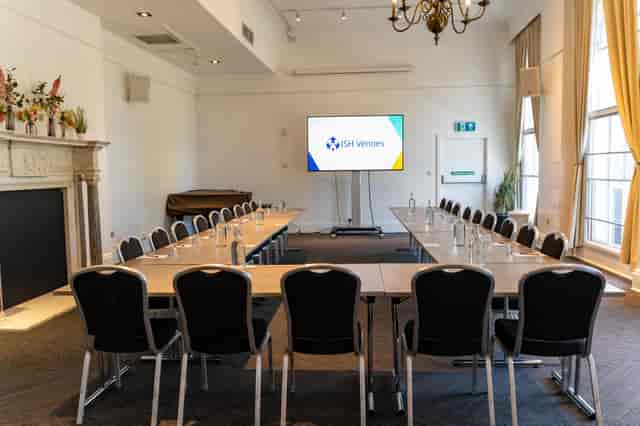 Gulbenkian ISH boardroom, piano, meeting, event