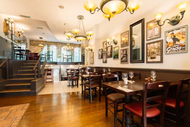 Elegant dining space in Bella Italia Strand for corporate events and intimate gatherings.