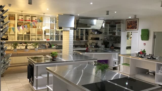 Complete Kitchen @ The Avenue Cookery School
