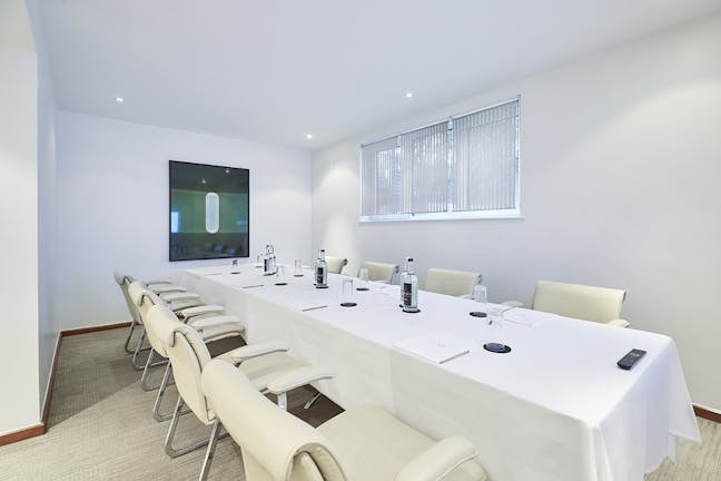 Met Boardroom  | COMO Metropolitan London 