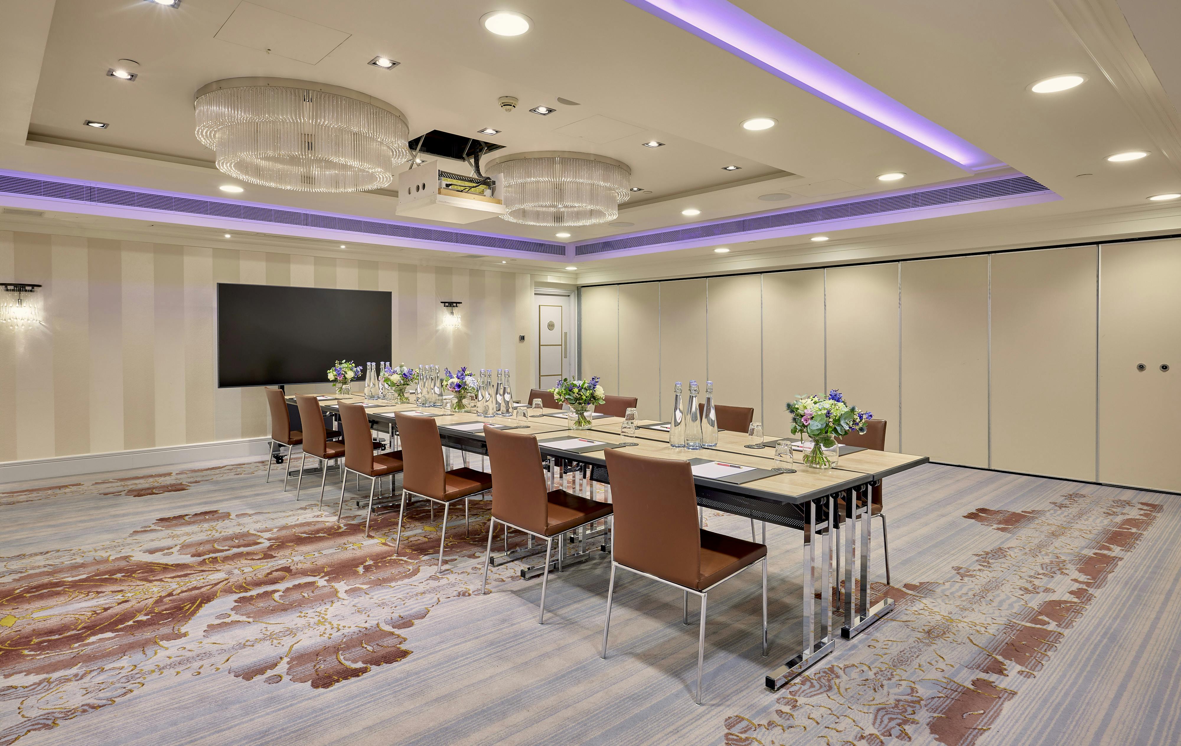 Modern Mayfair Suite meeting room at Sofitel London, ideal for professional gatherings.