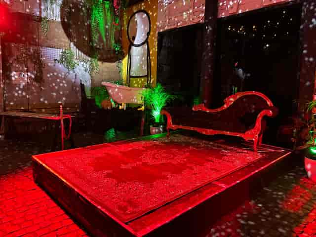 Electrowerkz courtyard lounge: avant-garde event setup