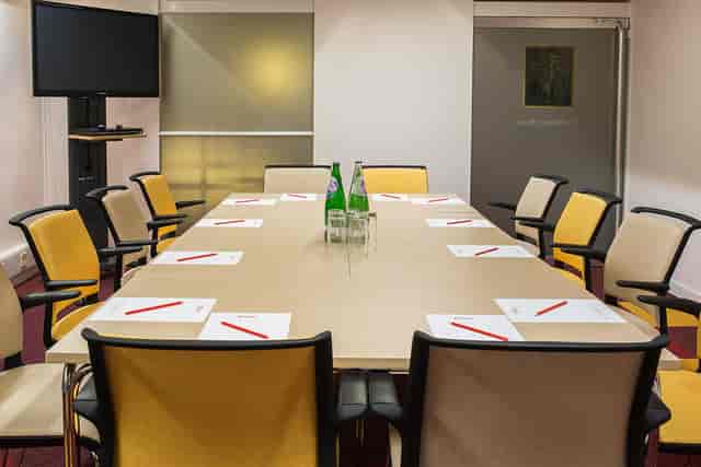 Hartford and Bellamy Boardrooms in Beaulieu, featuring a modern meeting setup for corporate events.