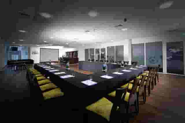 Banks Lounge