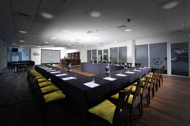 Banks Lounge