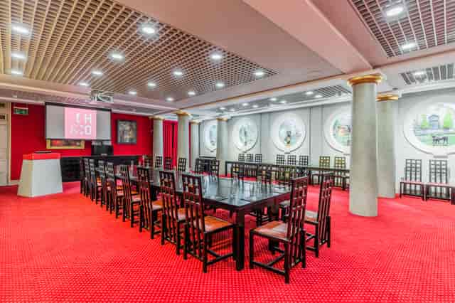 Livery Hall meeting room with elegant chairs, ideal for corporate workshops and gatherings.
