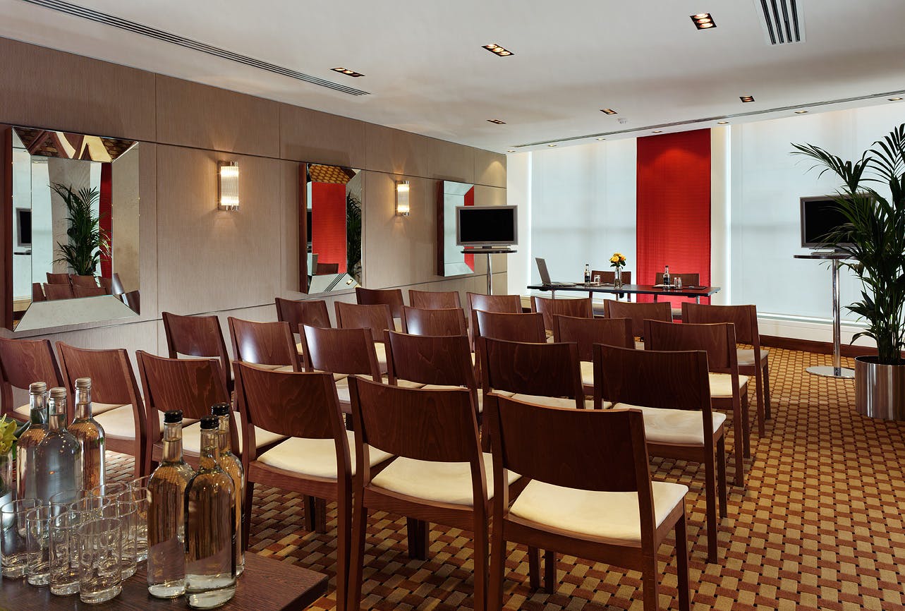 Chestnut Suite meeting room at Royal Lancaster London, ideal for professional events.