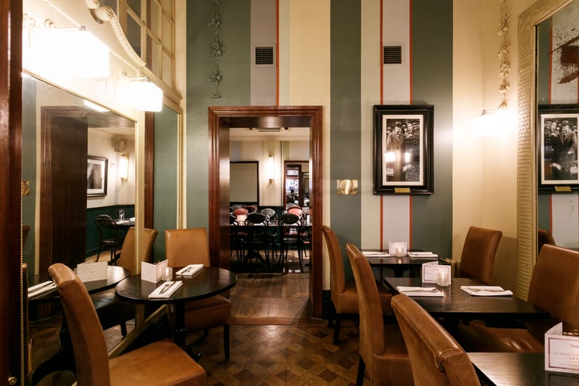 Elegant meeting room in Browns Mayfair, ideal for intimate gatherings and networking.