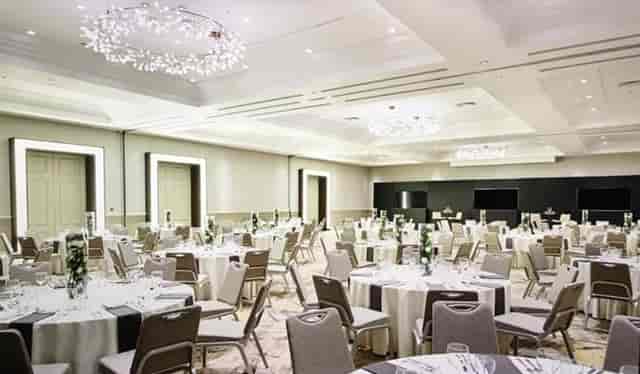 Elegant banquet setup at Primrose Hill, Marriott Regents Park, ideal for weddings and corporate events.