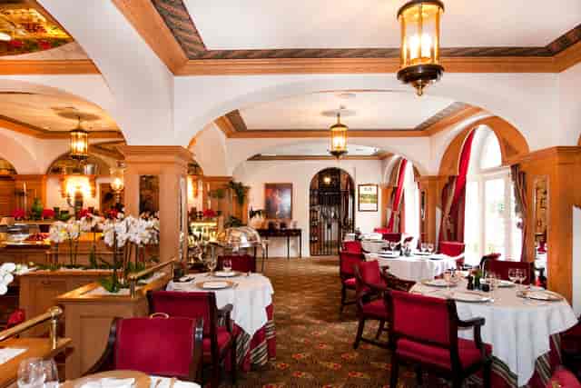 Elegant dining at Butlers Restaurant, Chesterfield Mayfair Hotel, ideal for upscale events.