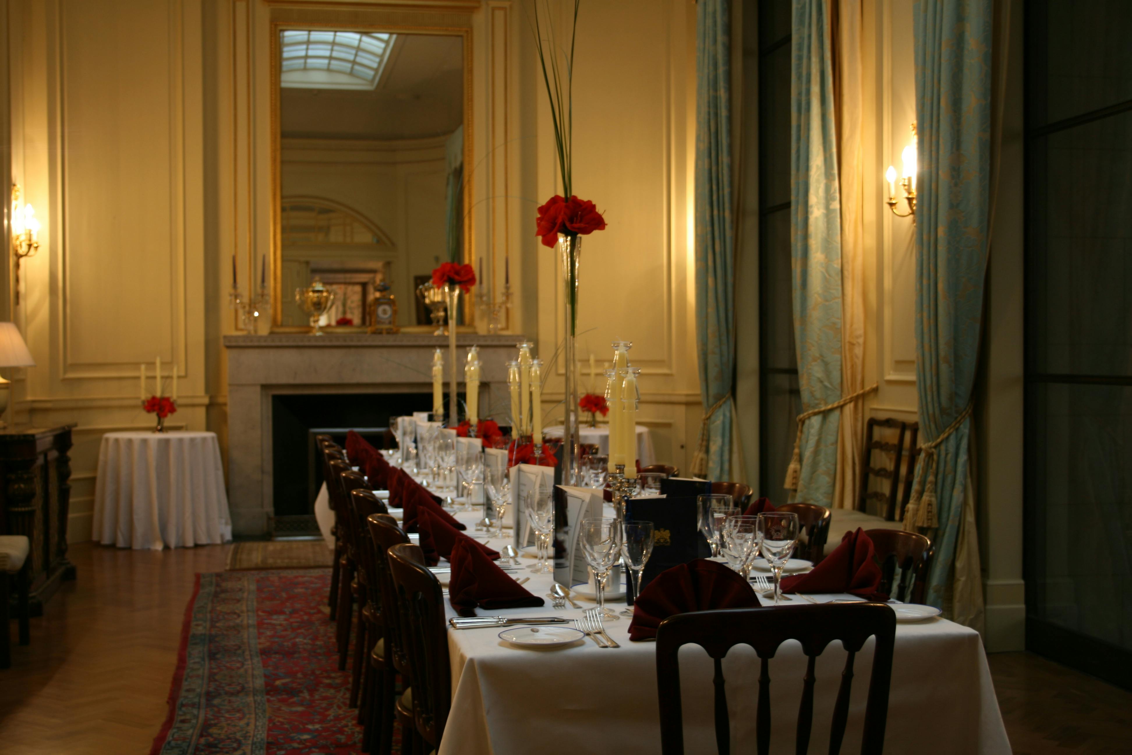 Elegant dining room at Kings Gallery, perfect for formal events and upscale dinners.