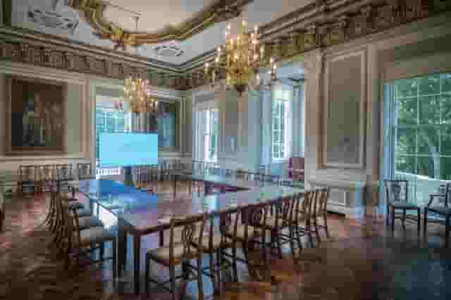 {10-11} Carlton House Terrace