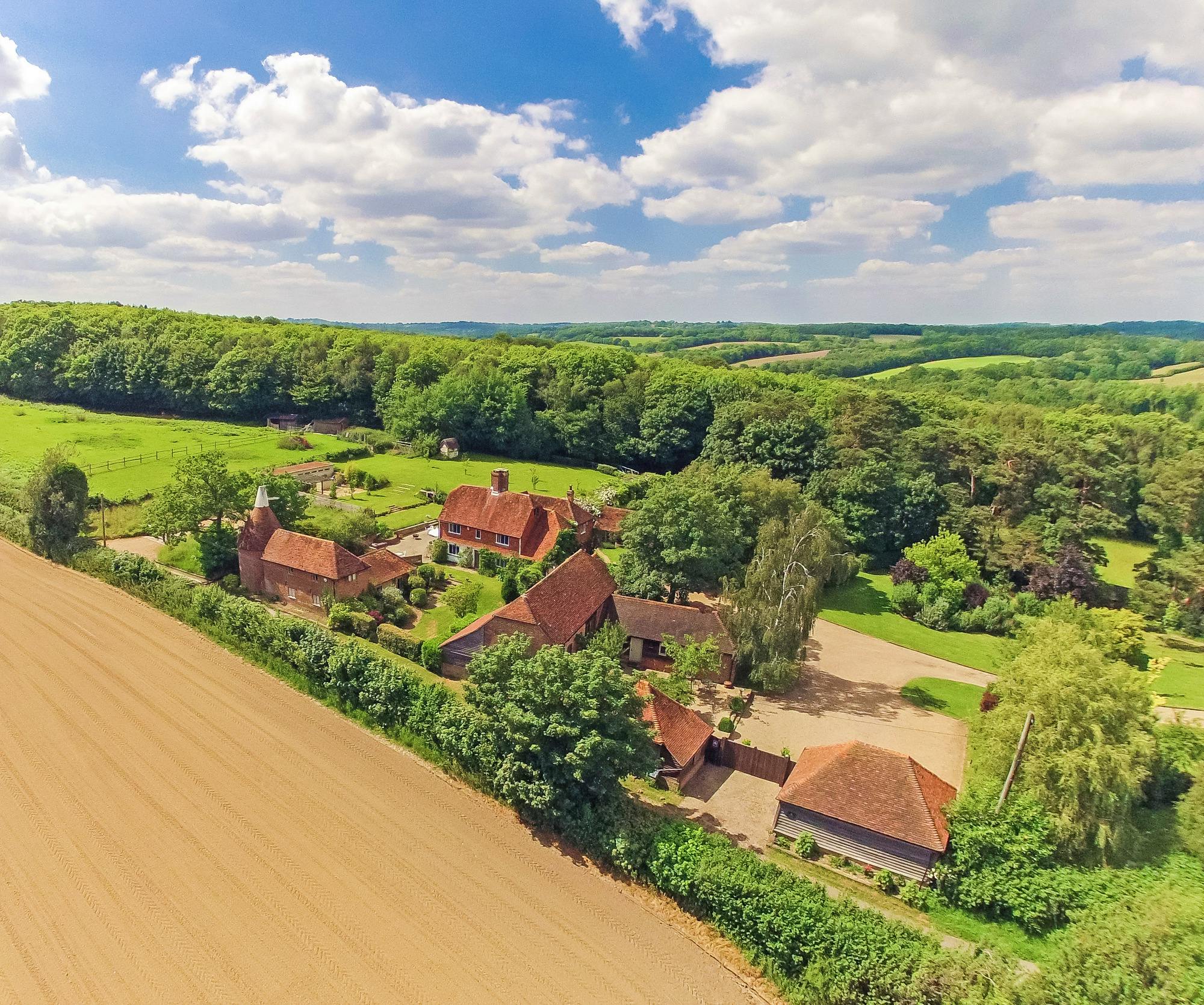 Farm Hire venue in Mayfield, lush greenery for retreats and outdoor events.