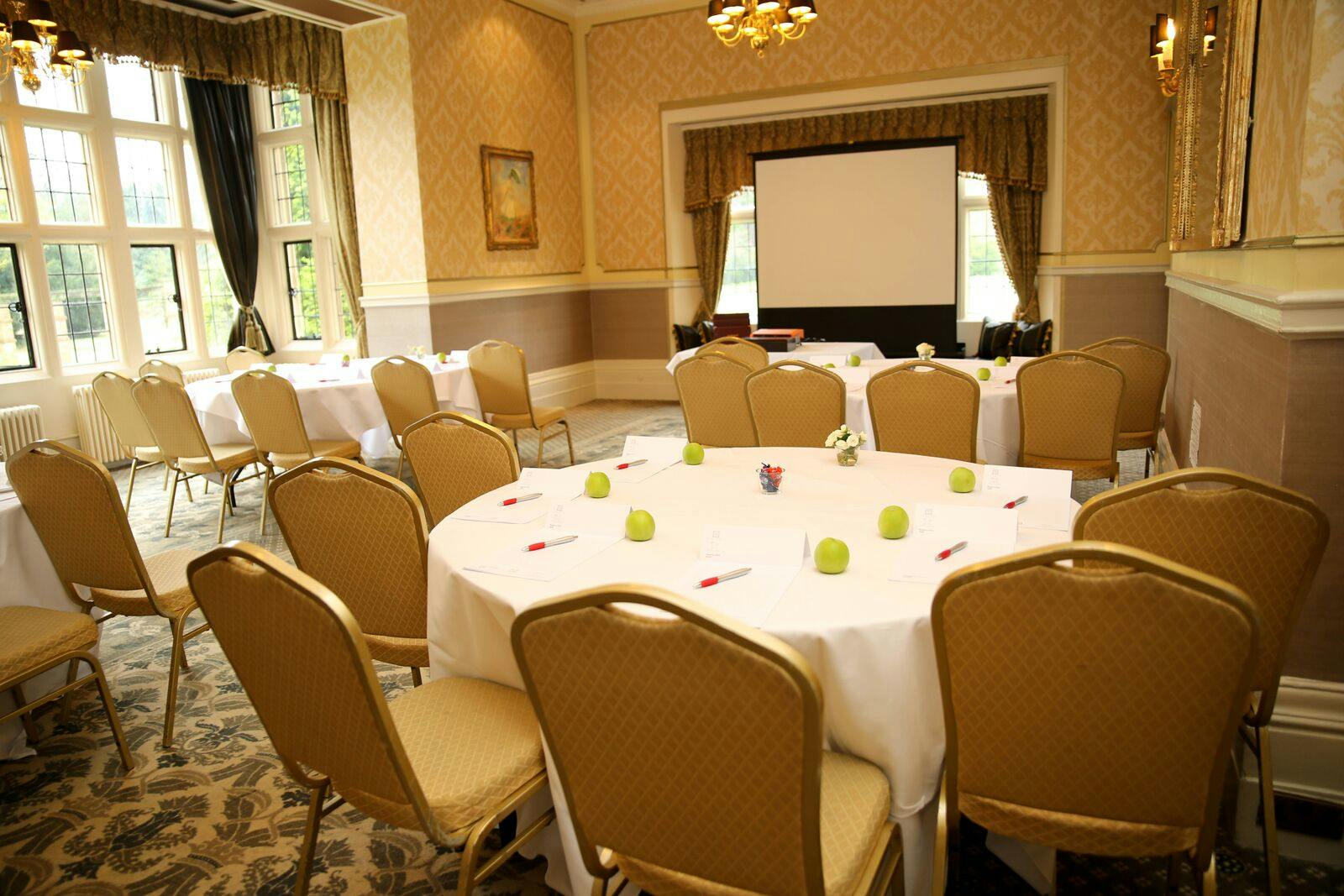 Longman Suite at Shendish Manor: inviting meeting room for workshops and conferences.