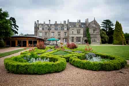 Syndicate Rooms at Shendish Manor, ideal for corporate retreats and elegant weddings.