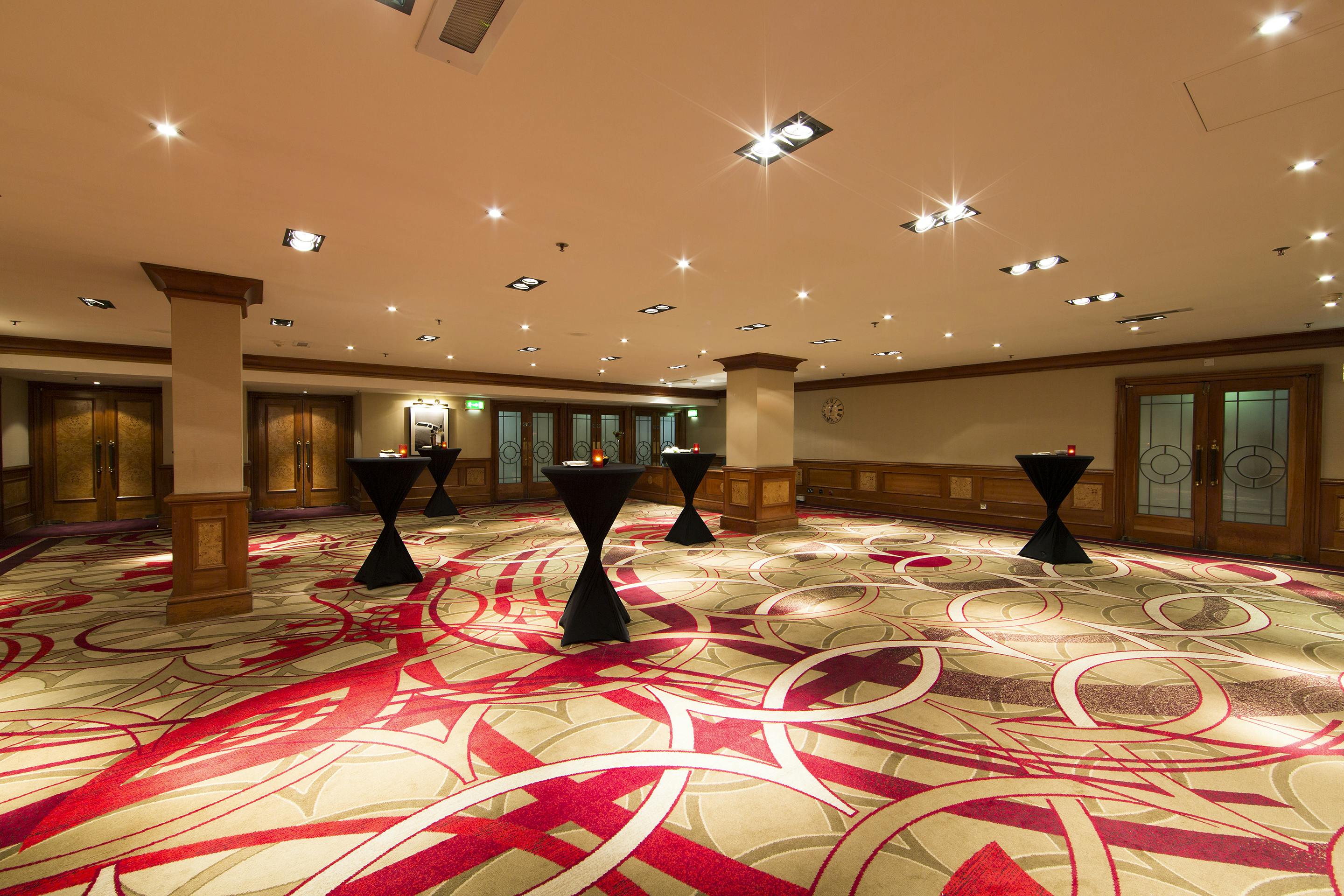 Hyde Park event venue with elegant carpets, perfect for networking receptions and cocktail events.