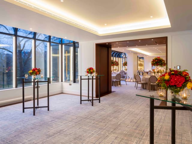 Jumeirah Carlton Tower