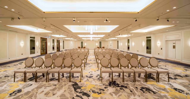 Jumeirah Carlton Tower