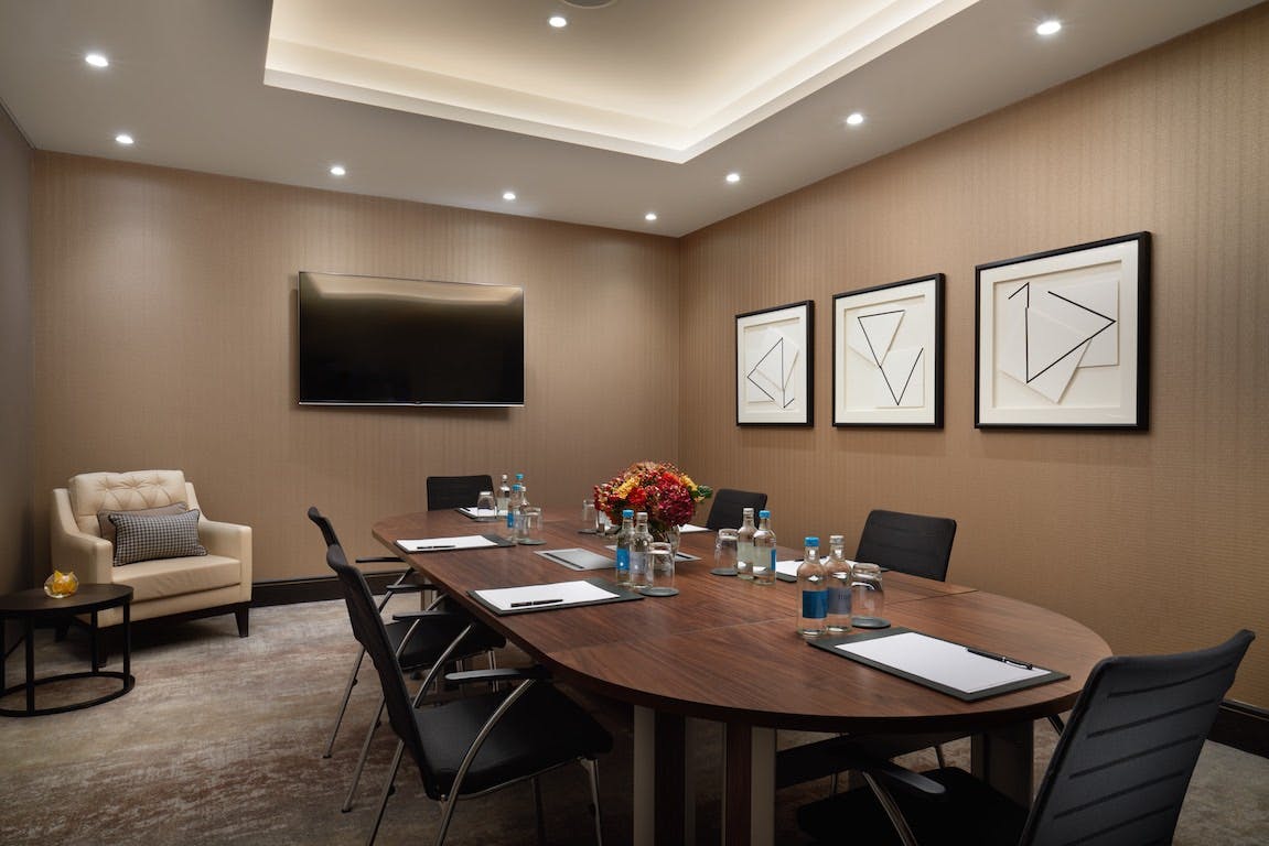 Borough Suite meeting room at Hilton London Bankside, ideal for professional gatherings.