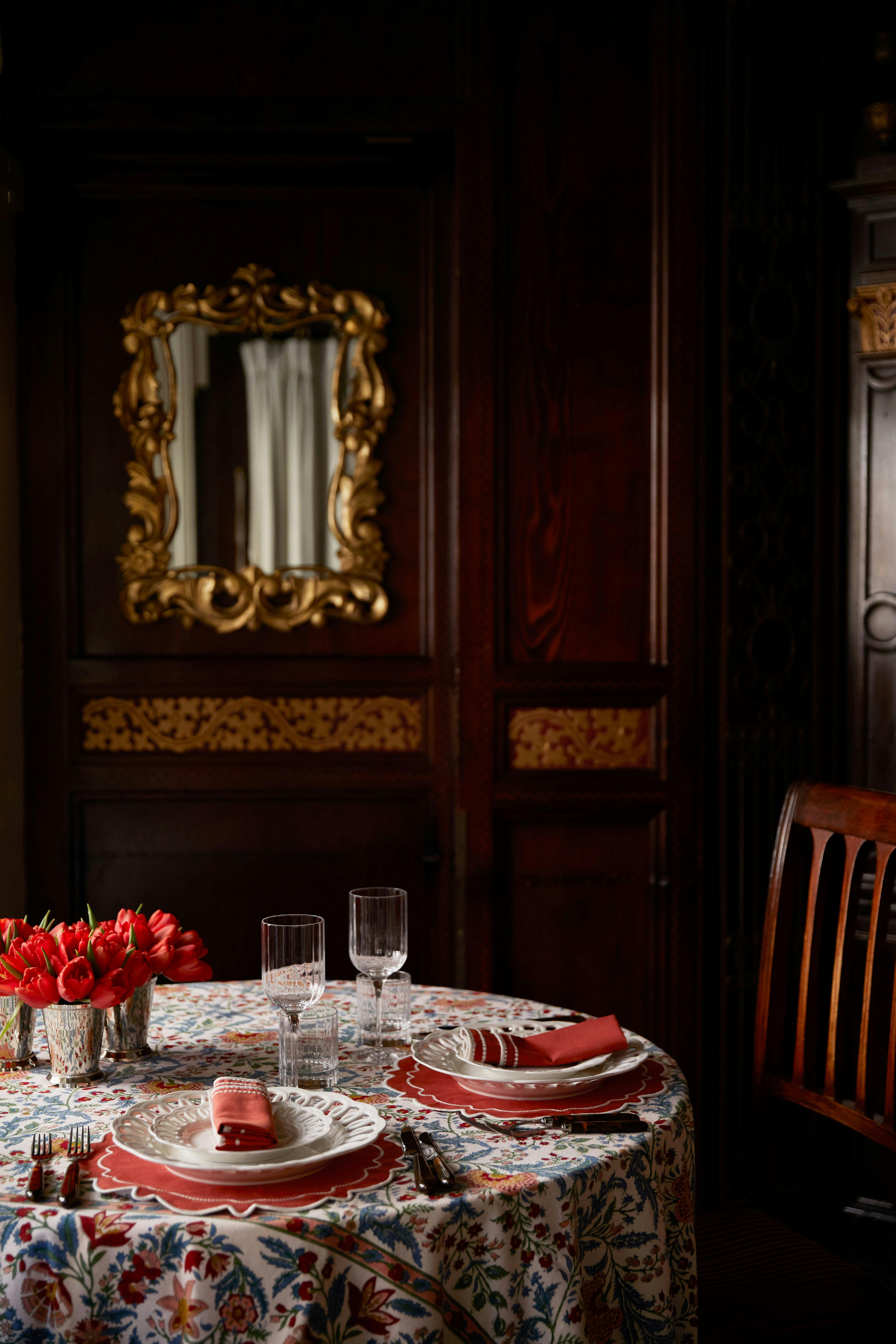 Elegant table setting with tulips at The Oratory, perfect for intimate events.