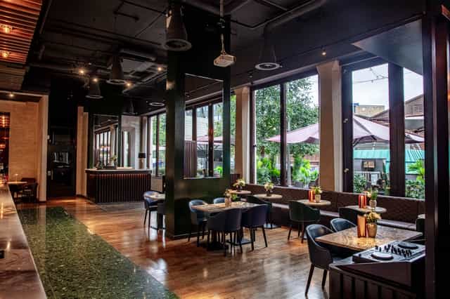 Smith's Bar & Grill