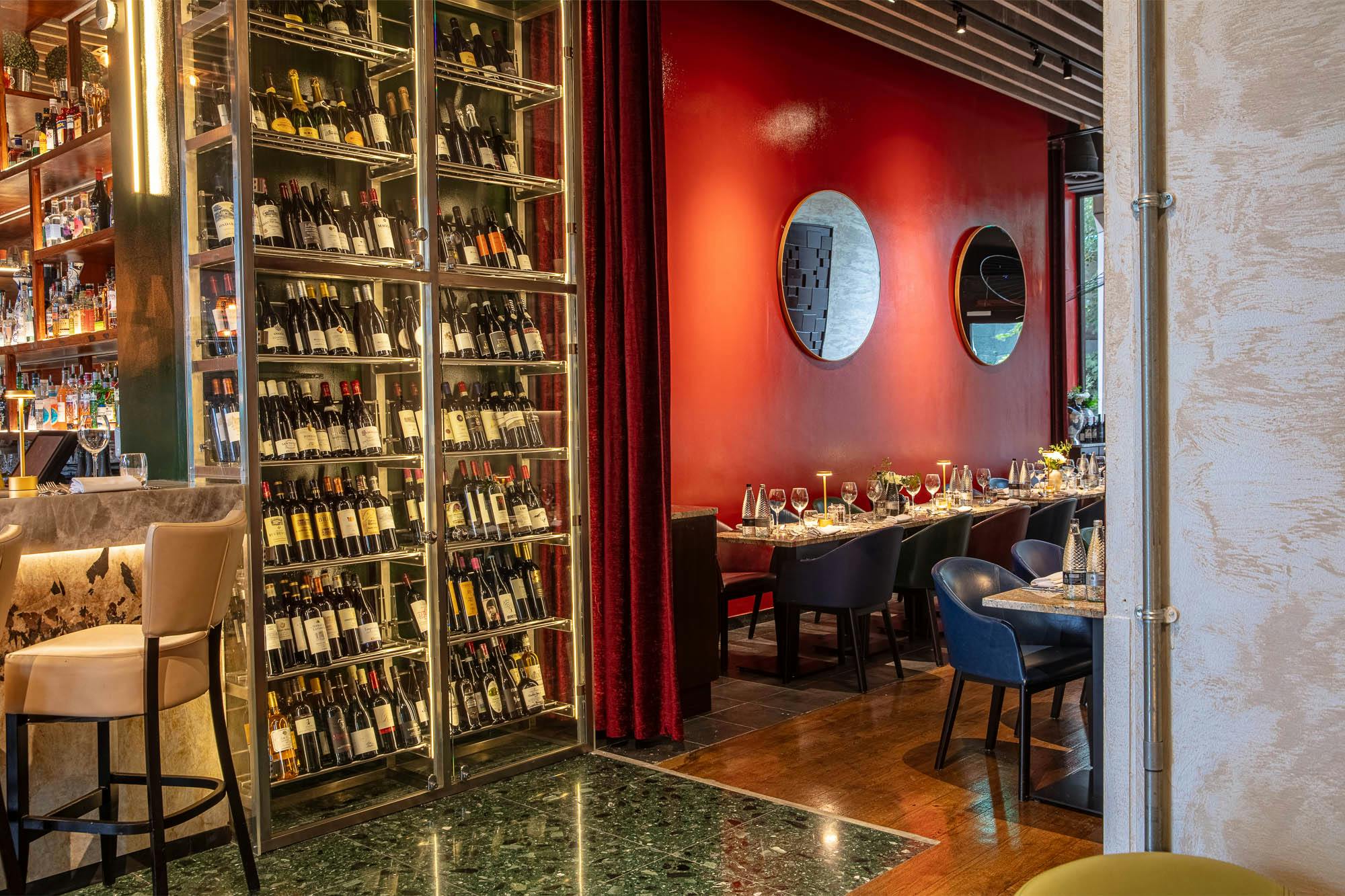 Sophisticated dining space at Smith's Bar & Grill for corporate events and gatherings.