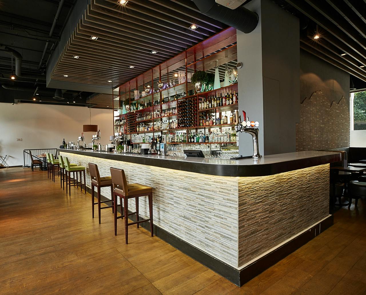 Smith's Bar & Grill - image