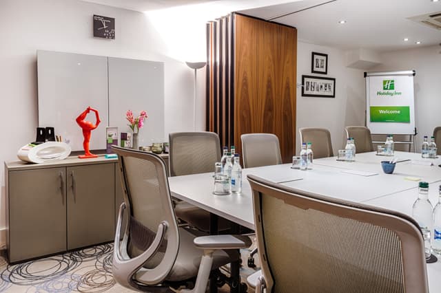 Mezzanine Suite